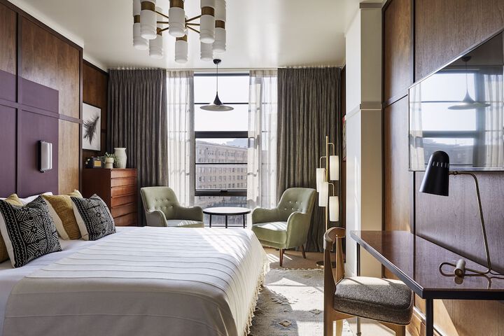 Room 32 of 58