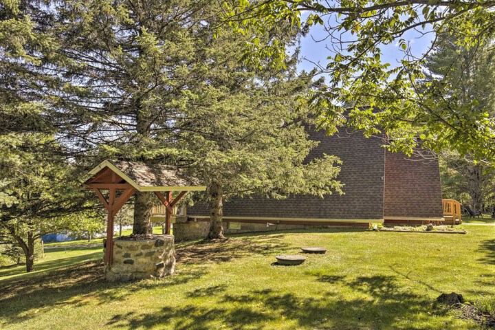 A-frame Cabin w / Private Boat Dock!