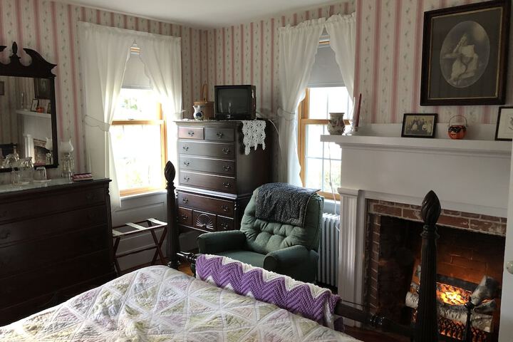 Room 7 of 13