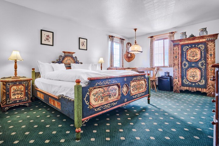 Room 33 of 49