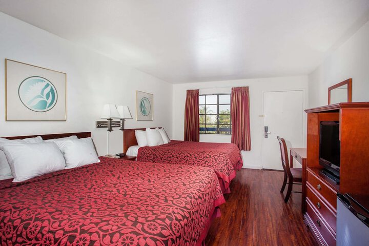Room 5 of 13