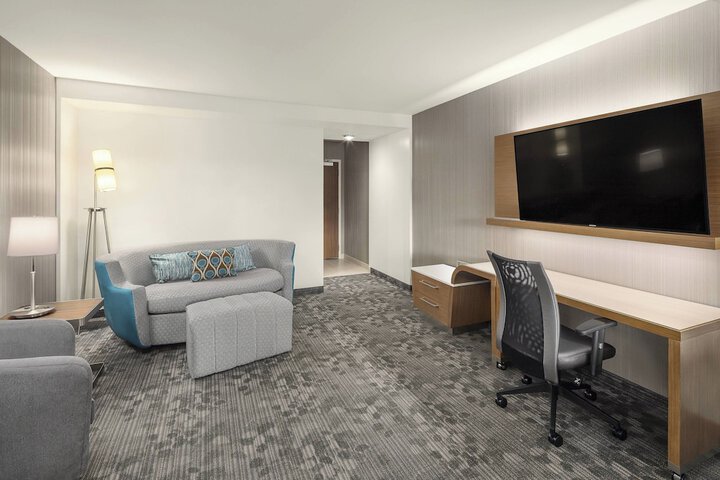 Room 10 of 36