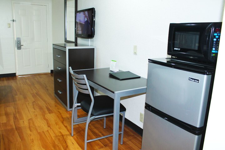 Room 15 of 27