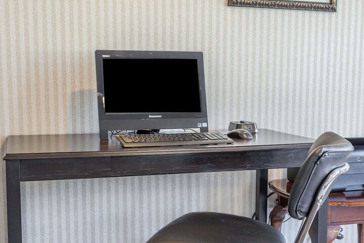 Business Center 23 of 24
