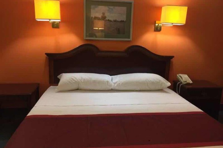 Room 19 of 28