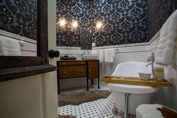 Room 27 of 56