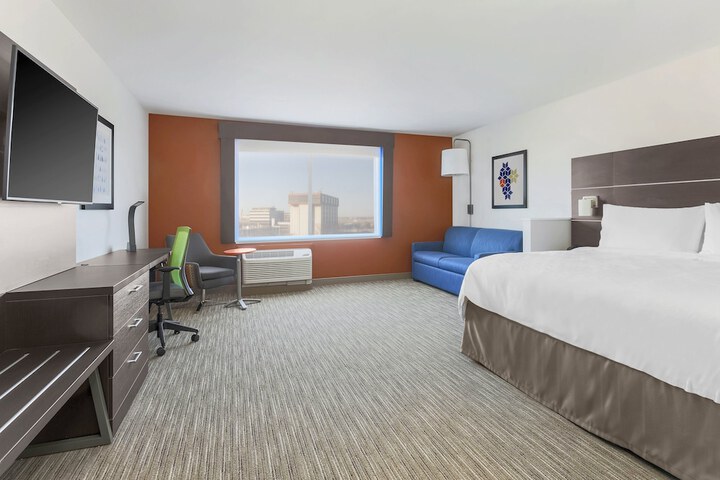 Room 25 of 48