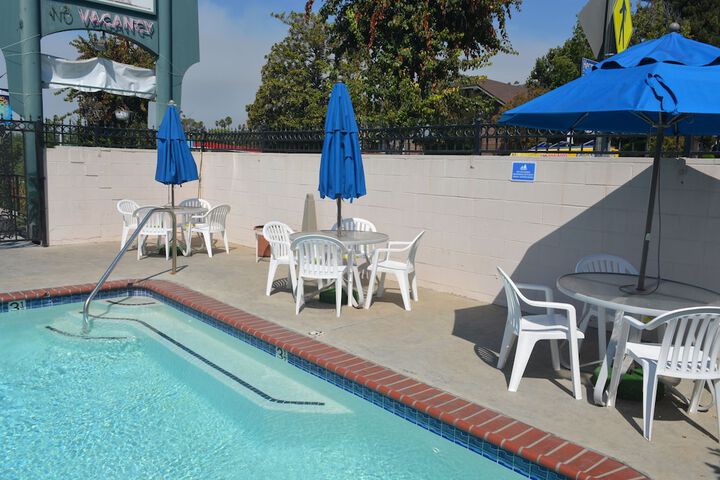 Pool 9 of 28