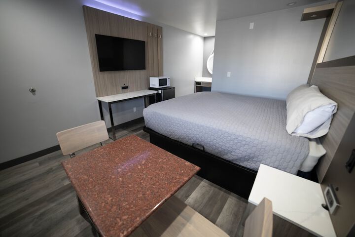 Room 15 of 22