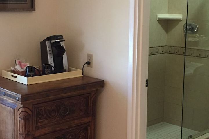 Room 72 of 221