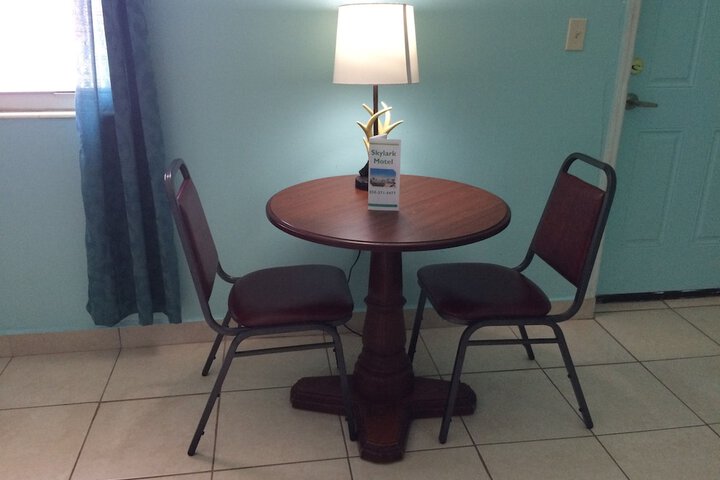 Skylark Motel
