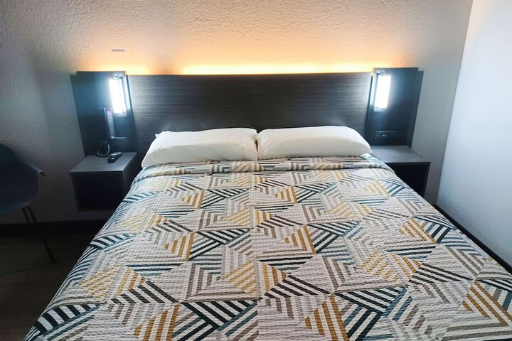 Room 18 of 24