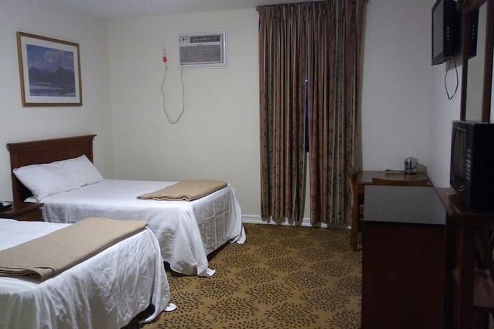 Room 19 of 28