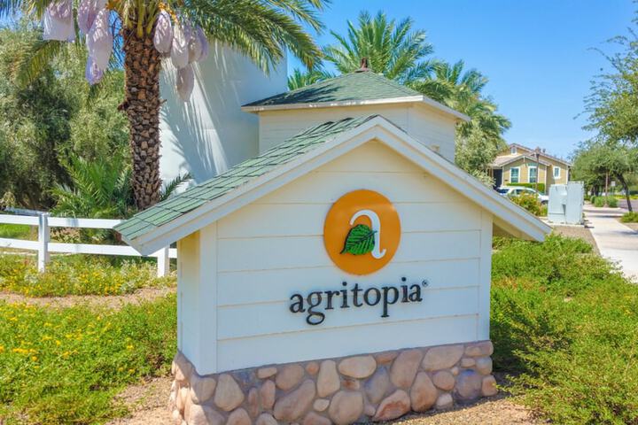 Holiday Inn Express & Suites Gilbert Mesa Gateway Airport by IHG
