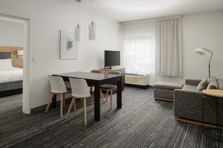 Room 27 of 70