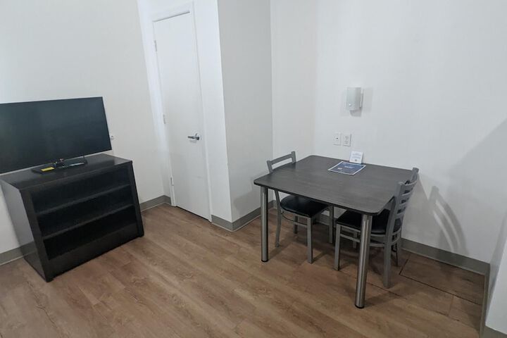 Room 27 of 35