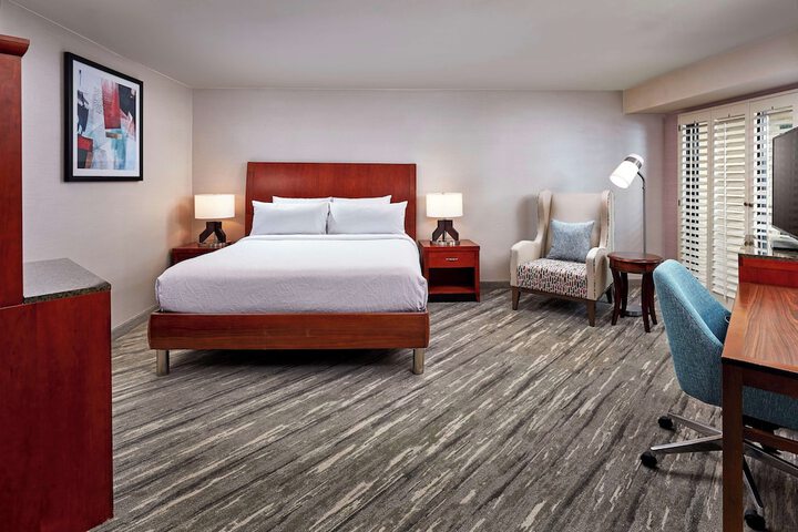 Room 12 of 28