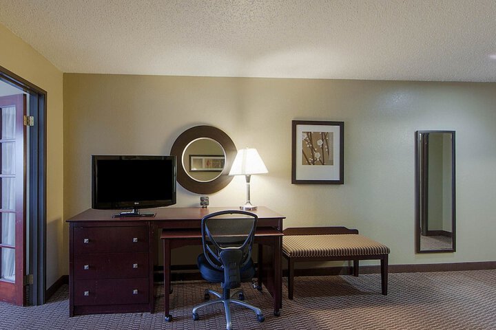 Quality Suites Addison - Dallas
