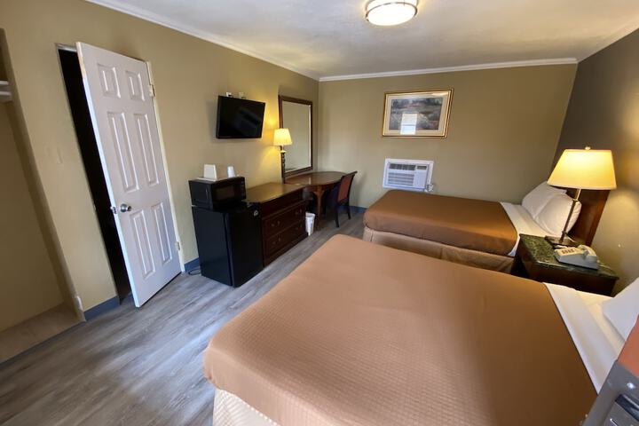 Room 10 of 27