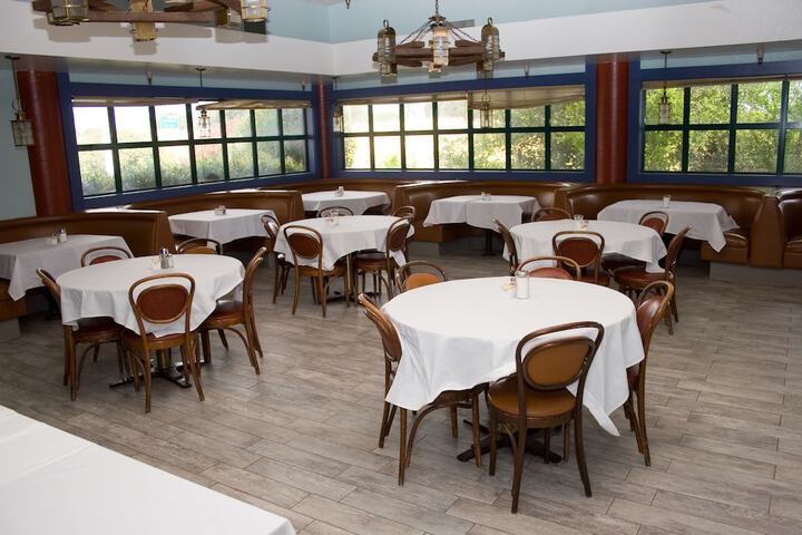 Ballroom/Hall 31 of 35