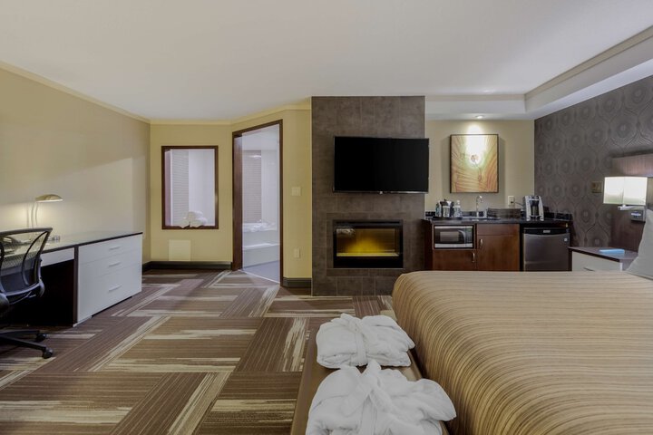 Room 33 of 66