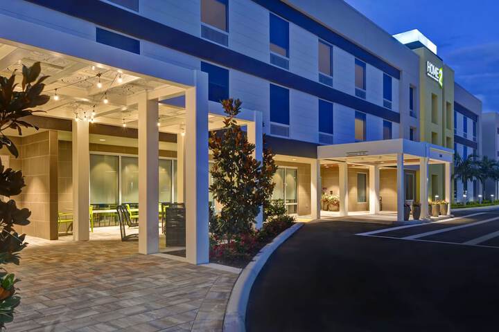 Home2 Suites Naples I-75 Pine Ridge Road FL