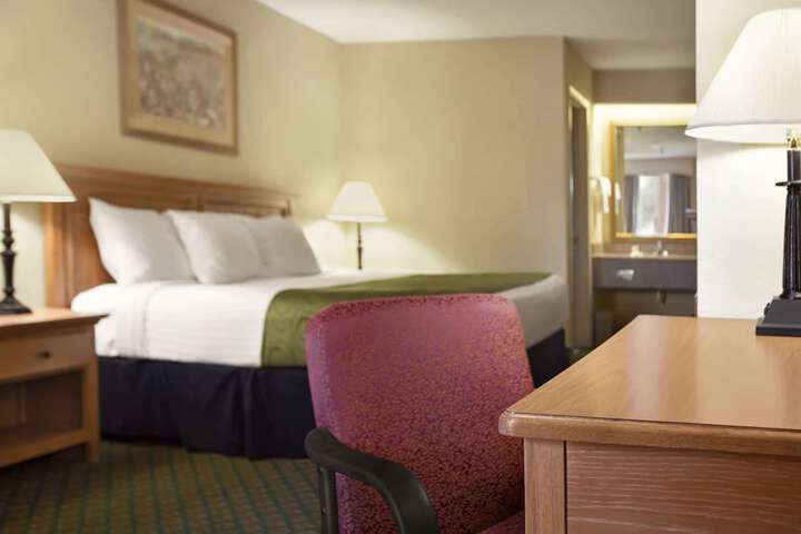 Room 10 of 21