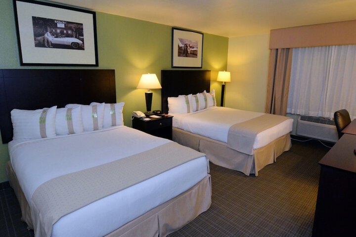 Room 12 of 40