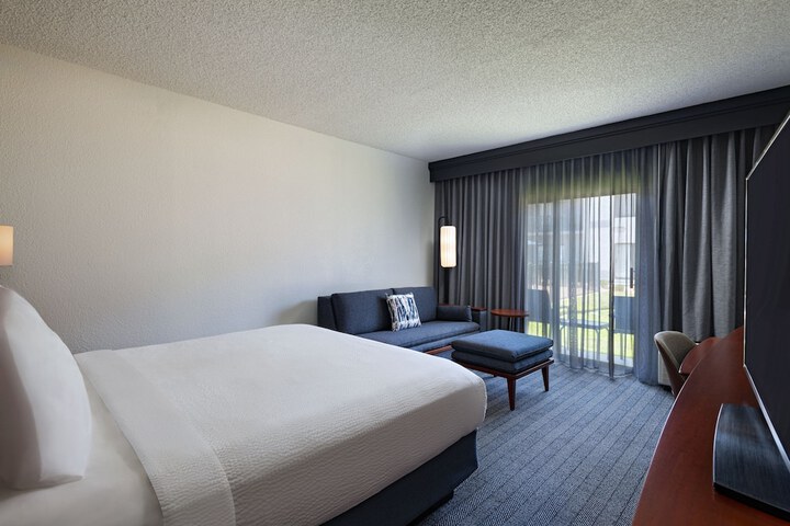 Courtyard by Marriott Fort Worth University Drive