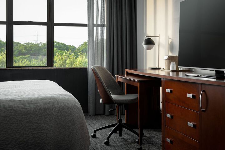 Room 15 of 38