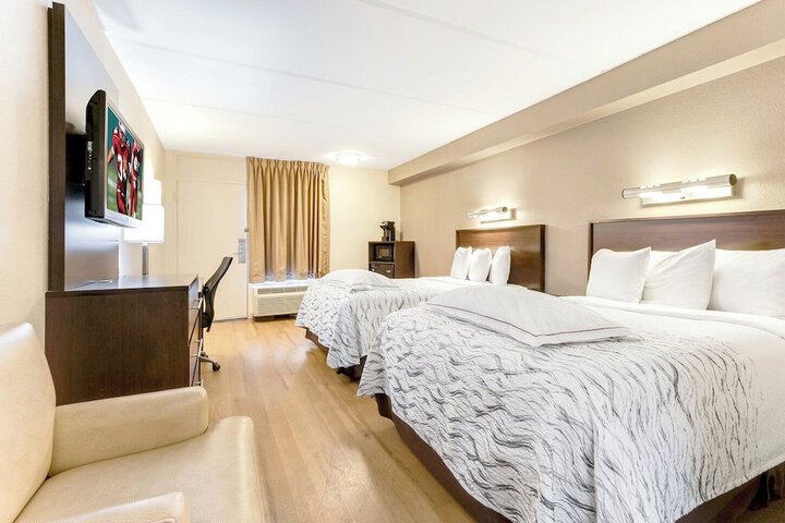 Room 9 of 28
