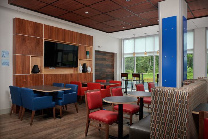 Holiday Inn Express Amherst - Lockport by IHG