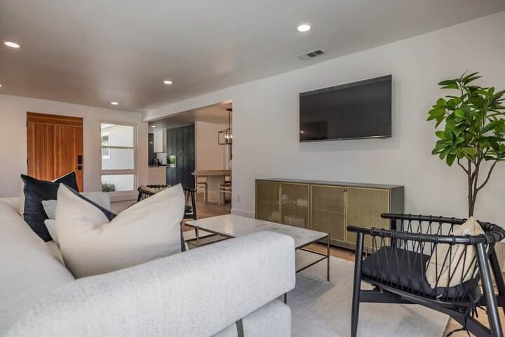 at Marbella Lane - Cozy Modern Home w / Relaxing Design & Pool