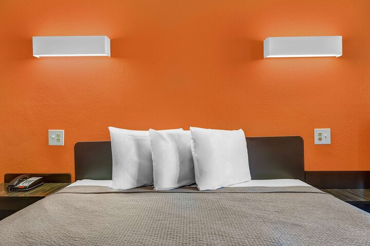 Room 16 of 27