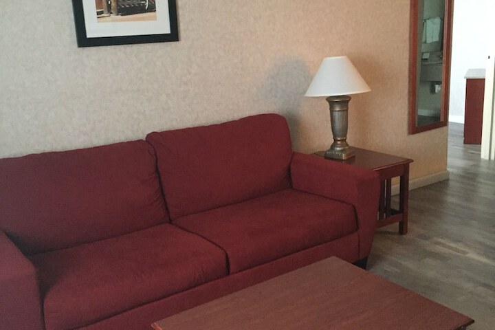 Room 10 of 30