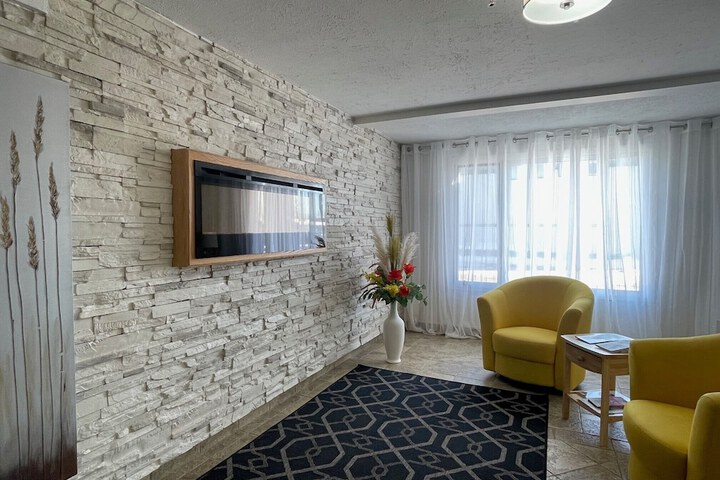 Room 10 of 34