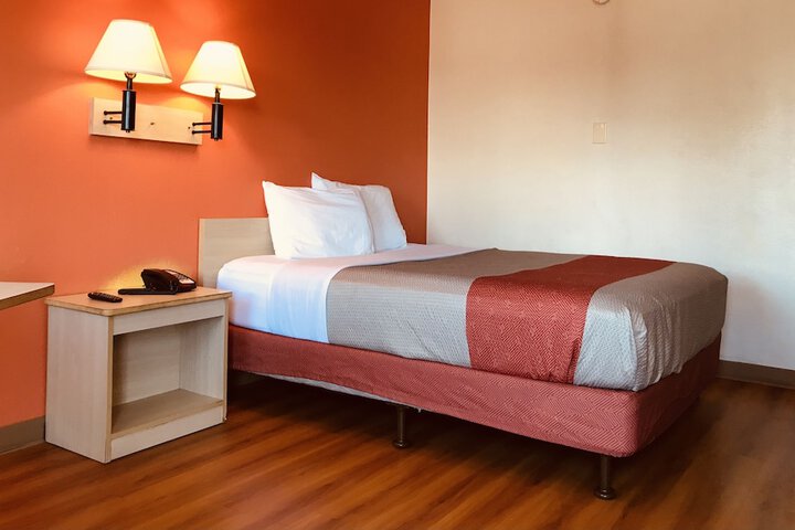 Room 7 of 17