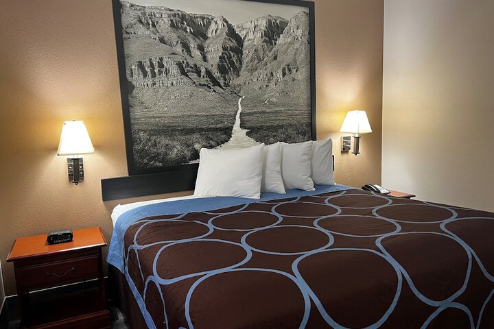 Room 28 of 45