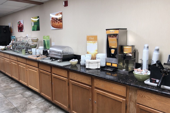 Breakfast/Coffee Service 33 of 38