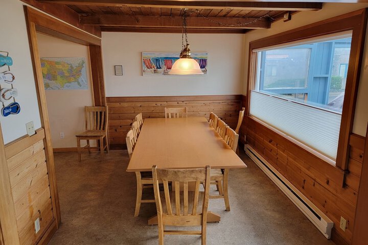 The Waves / The Argonauta Inn/The White Heron Lodge