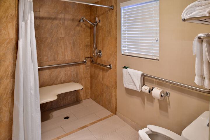 Room 15 of 22