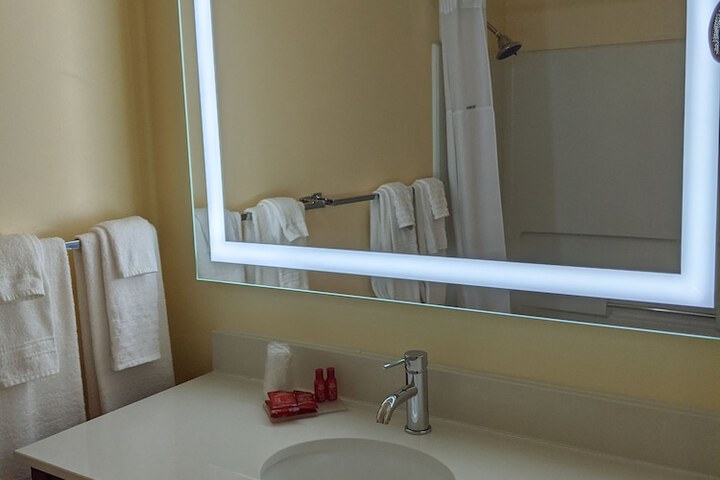 Room 6 of 30