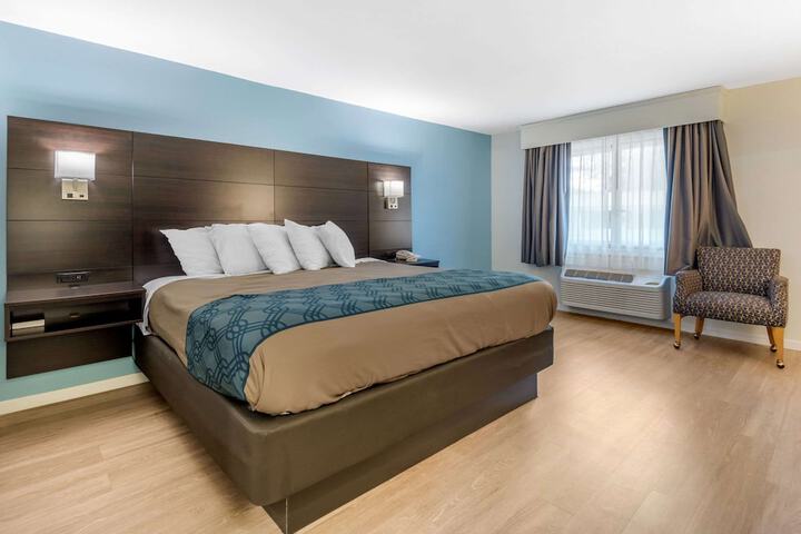Quality Inn & Suites Lincoln I-93