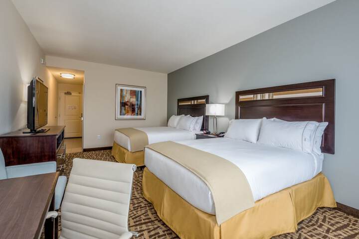 Holiday Inn Express & Suites Denver South - Castle Rock by IHG