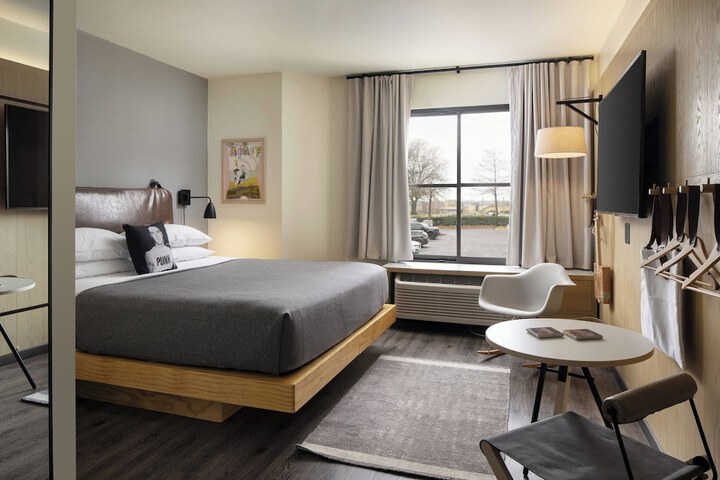 Room 17 of 50