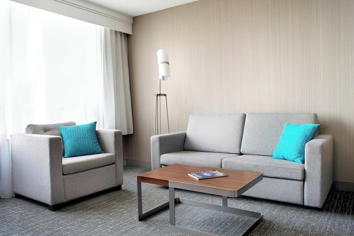 Courtyard by Marriott Downtown Toronto