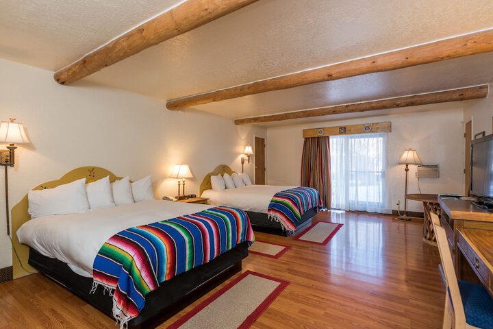 El Pueblo Lodge