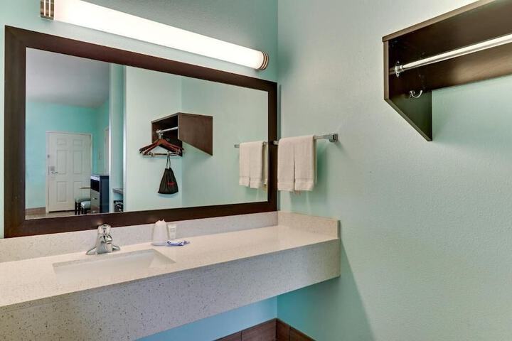The Island Hotel Near Beach Port Aransas