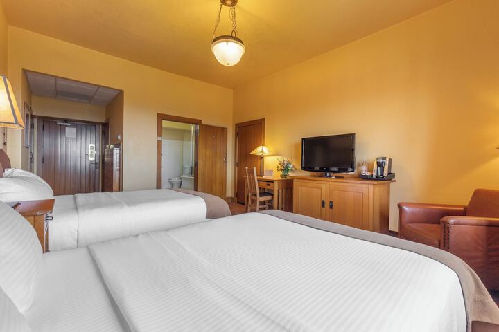 Room 43 of 120