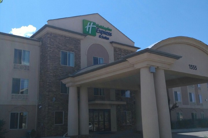 Holiday Inn Express & Suites Cedar City by IHG
